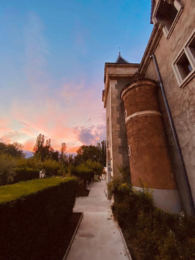 Château de Fontager Hotel Serves-sur-Rhône Exterior foto